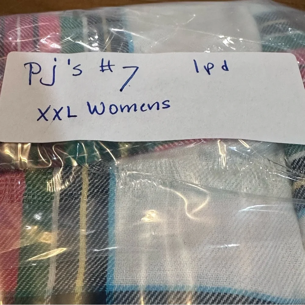 Women’s Wondershop at Target 2-Piece‎ holiday Pajama Set have multiple sizes